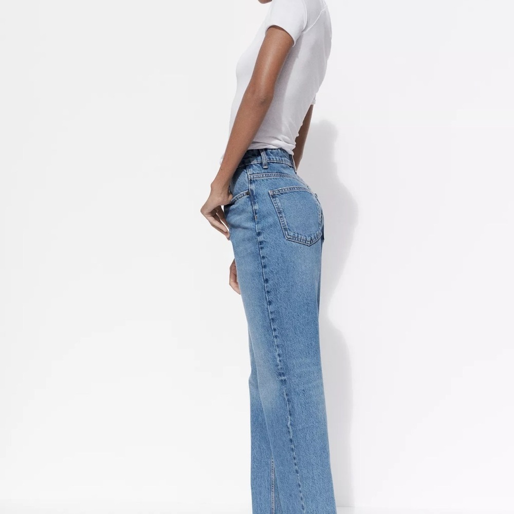 Like New! Women’s Zara Mom High-waisted Denim Jeans - Size 0 - Picture 6 of 7